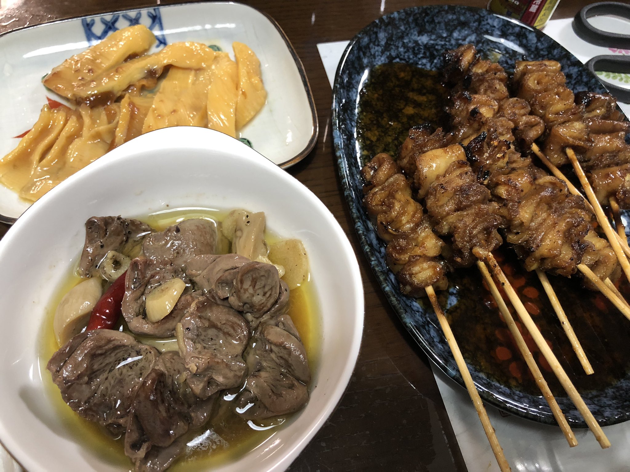 でりっく 今日は給料日 焼き鳥く ちゃんの皮とハツのアヒージョ そしてホヤで ルービーゴクゴク 御馳走でした 実はいつもかみさんが買ってきてくれるので台原くーちゃんに入店した事がないんです 焼き鳥く ちゃん ホヤ好き夫婦 ほやっほ
