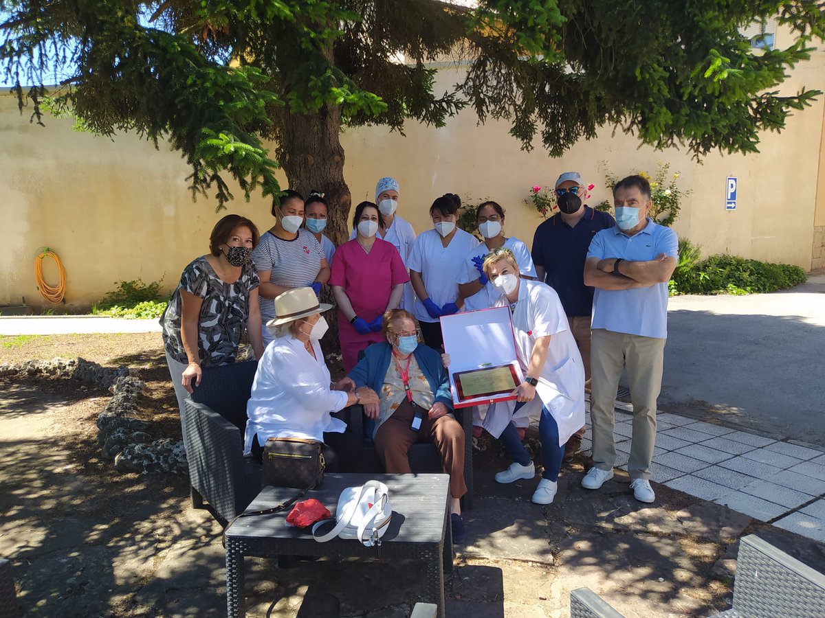 👏👏🤗🤗Un abrazo muy muy fuerte a Ino, Aurora, Montse y Luciano por reconocer el trabajo del personal de <a href="/arlanza_rio/">Residencia Río Arlanza</a>. Nos sentimos muy orgullosos y agradecidos por ello. 🥰🥰
#salasmola #Gracias