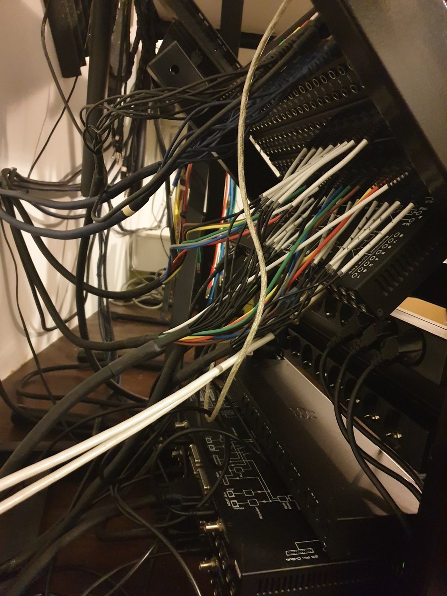 fluence1st's tweet photo. Cable management left the building. https://t.co/OfGILSlgV9