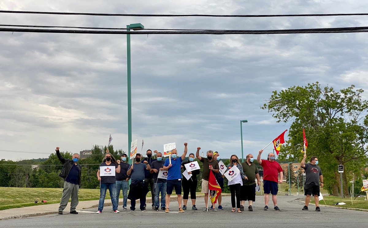 ciu_sdi's tweet photo. This morning: CIU &amp; @psac_afpc w. CIU National President Jean-Pierre Fortin are at the CBSA College in Rigaud to tell the employer FB members deserve a fair contract *now*. #solidarity #canlab #faircontract #canpoli #respect https://t.co/IhsWwwzOEi