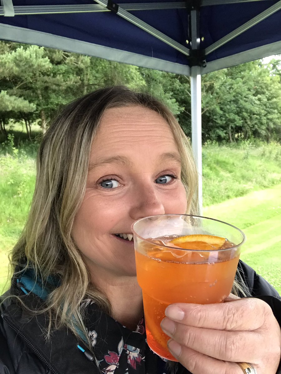 Enjoying my @AperolSpritzUK at the @OvergateHospice golf day. The first Tee is kindly sponsored by @PandPHalifax and we are loving them being here! Thanks guys. ⛳️🍹