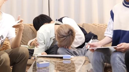 _n_d_k_dd's tweet image. 1枚目めっちゃ可愛いニコイチおさんぽ組スクショできたから見てほしい。
#OSNP