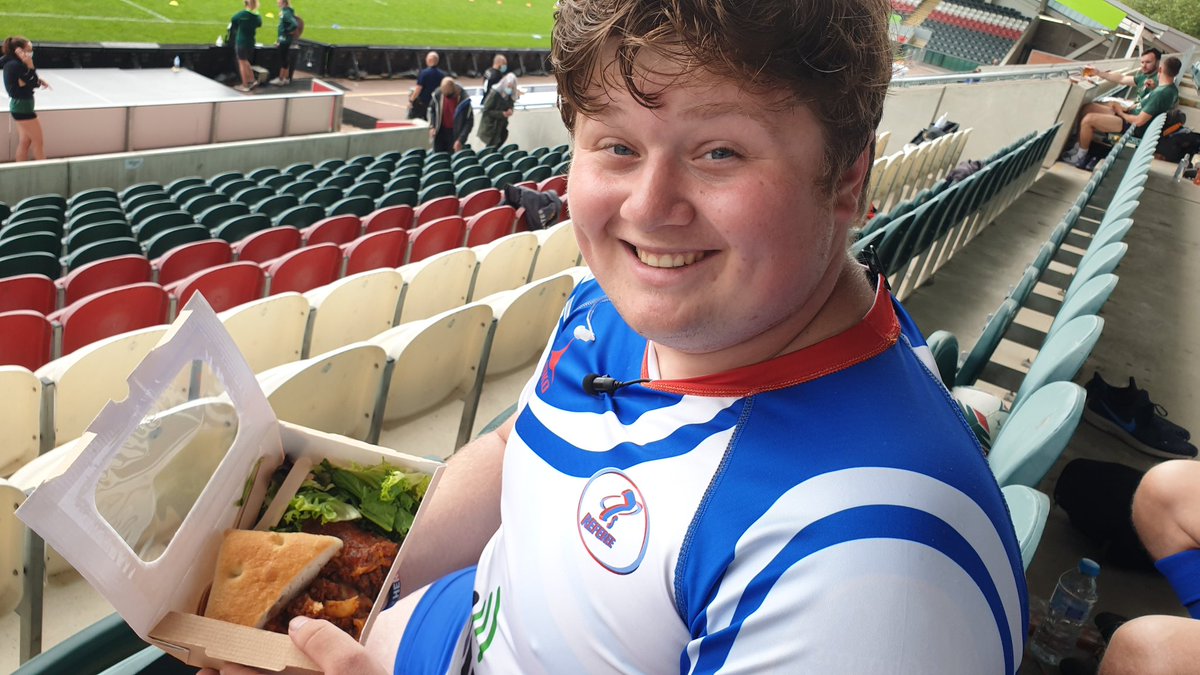 After the morning session @TomRead101 tucks into a hearty lunch <a href="/LeicesterTigers/">Leicester Tigers</a> Corporate Touch @AXIWI_com