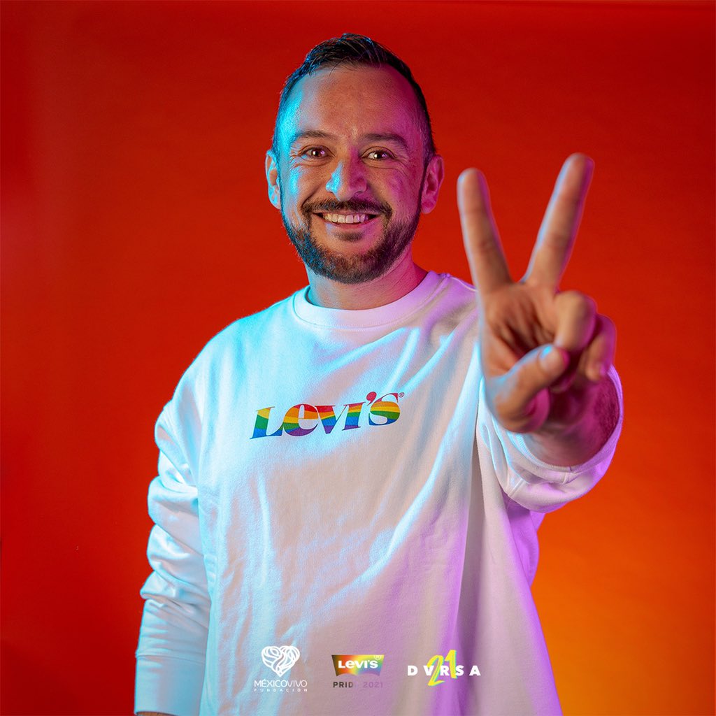 RayMorenoMX's tweet photo. Mi cariño y admiración a @fundmexicovivo y @DiversaMexico. Han hecho un trabajo maravilloso por la salud sexual y la lucha contra todas las formas de discriminación. Es un orgullo ser parte. #DVRS21 #TeInvitoABailar #UnidosEnLaDiversidad #CeroDiscriminación #livispride #Orgullo https://t.co/GR4oTzbsnN