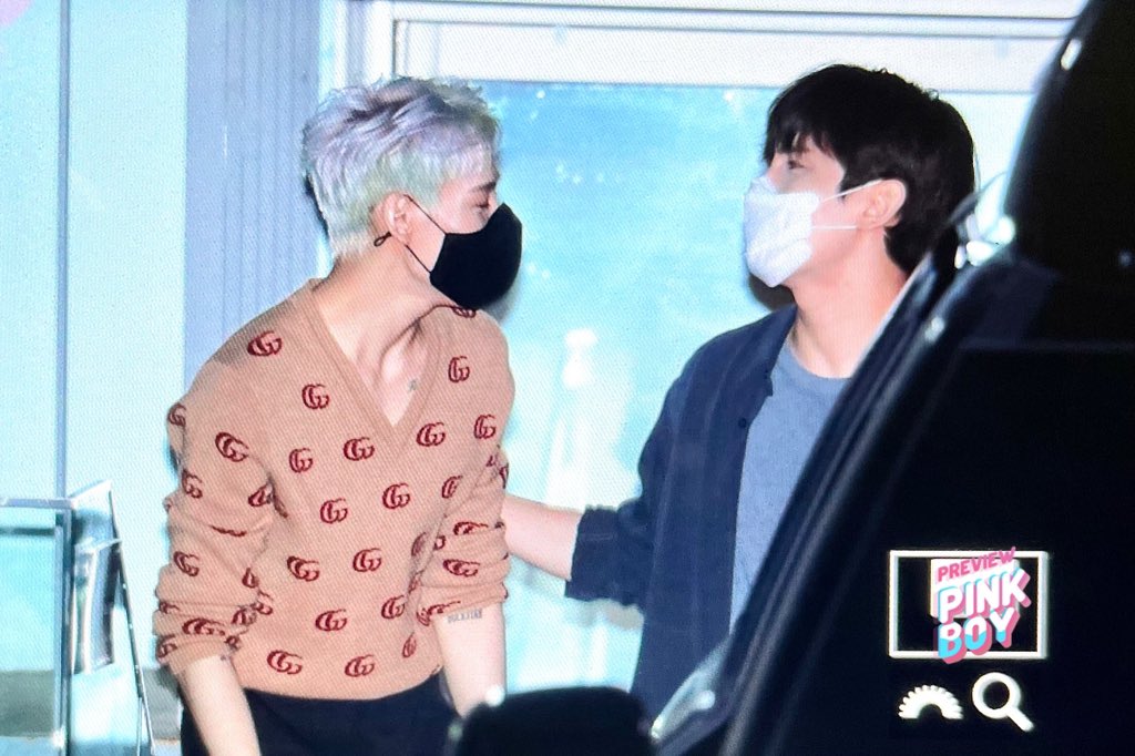 210625
👋🏻
#뱀뱀 #BamBam #riBBon
#BamBam_riBBon <a href="/BamBam1A/">BamBam</a> @BAMBAMxABYSS