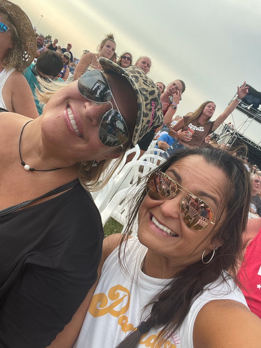 Davis2Baker's tweet photo. @CountryStampede #Finally!!!! #GetThisPartyGoing https://t.co/A5gdZBio1F