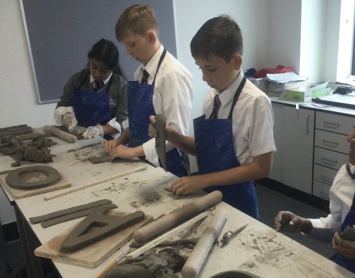 Woody_Secondary's tweet photo. 7Y continued clay creations this morning working on their alphaputt letters in ADT. @WoodySchool https://t.co/rLeF4dTA1L