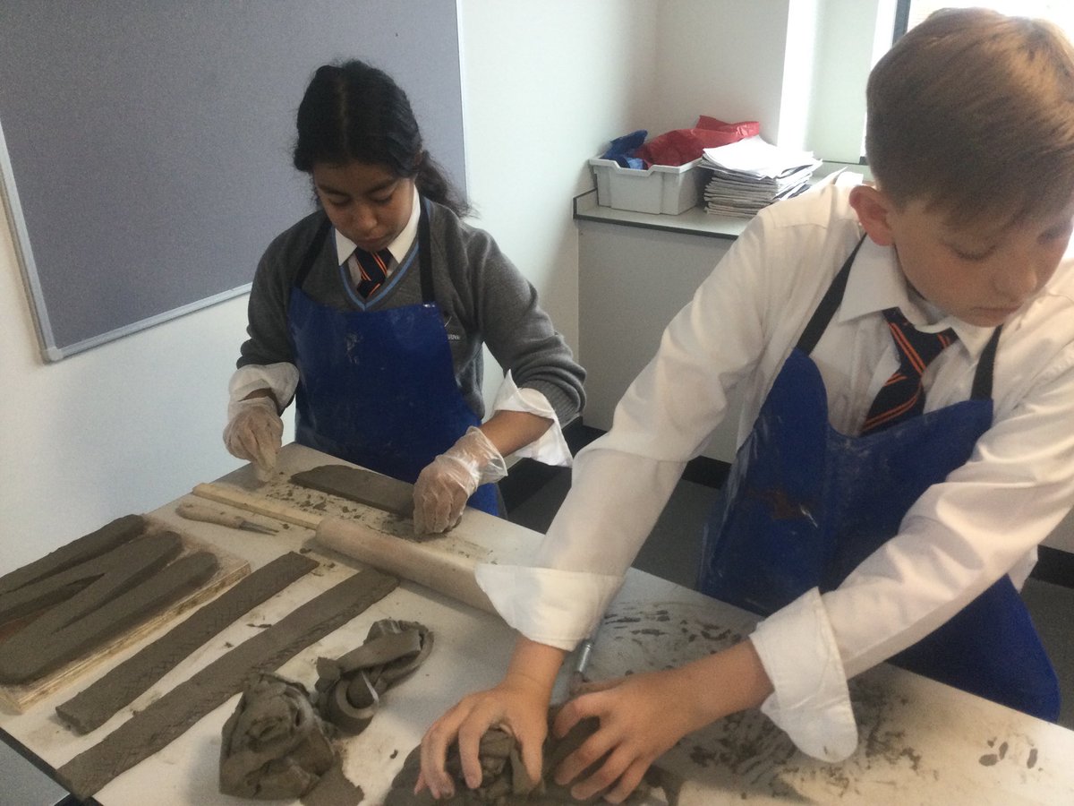 Woody_Secondary's tweet photo. 7Y continued clay creations this morning working on their alphaputt letters in ADT. @WoodySchool https://t.co/rLeF4dTA1L