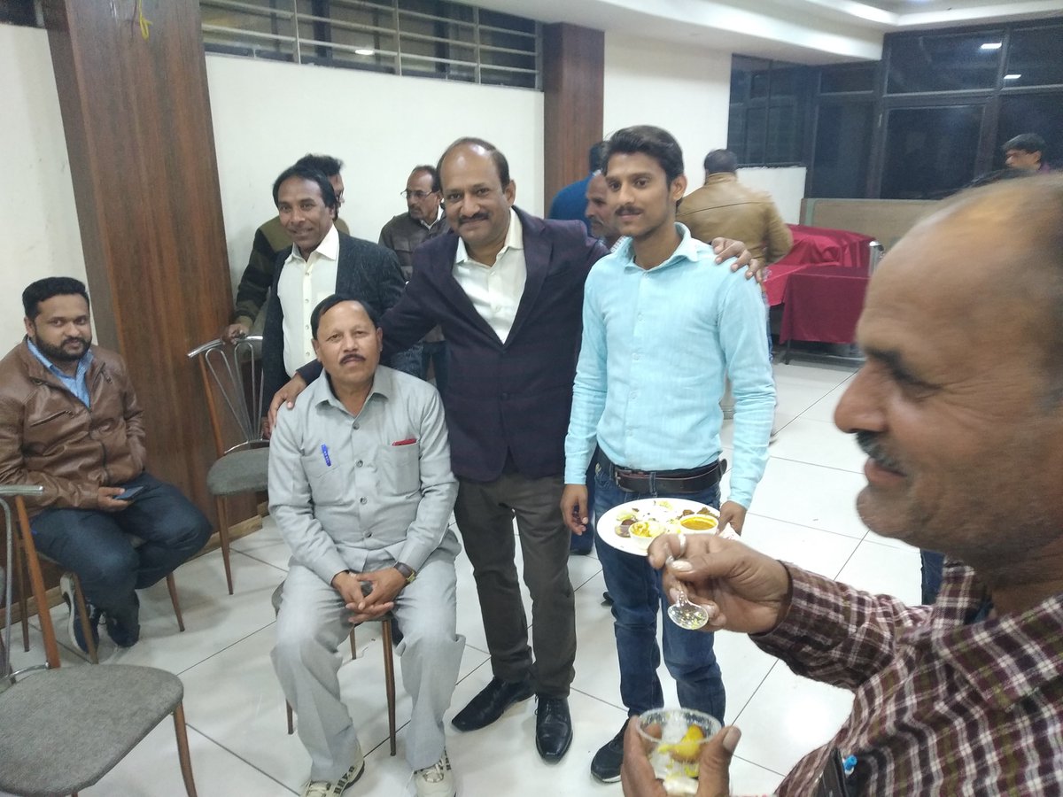 MoudSarvodaya's tweet photo. @ShoonyaApp @FINVASIA
During covid pandemic we are missing enjoying festival, school days of my child, eating food outside & party.
#BackToTheGoodDays #WoBhiKyaDinTheWithFinvasia https://t.co/vuz1q5mv63