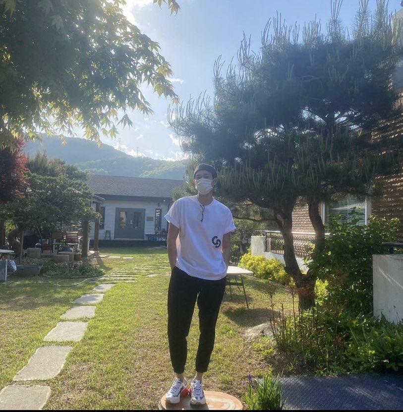 dearyoungdae's tweet photo. outerkorea_fan_official update! 📸

#KIMYOUNGDAE #김영대 https://t.co/5420gdXx7M