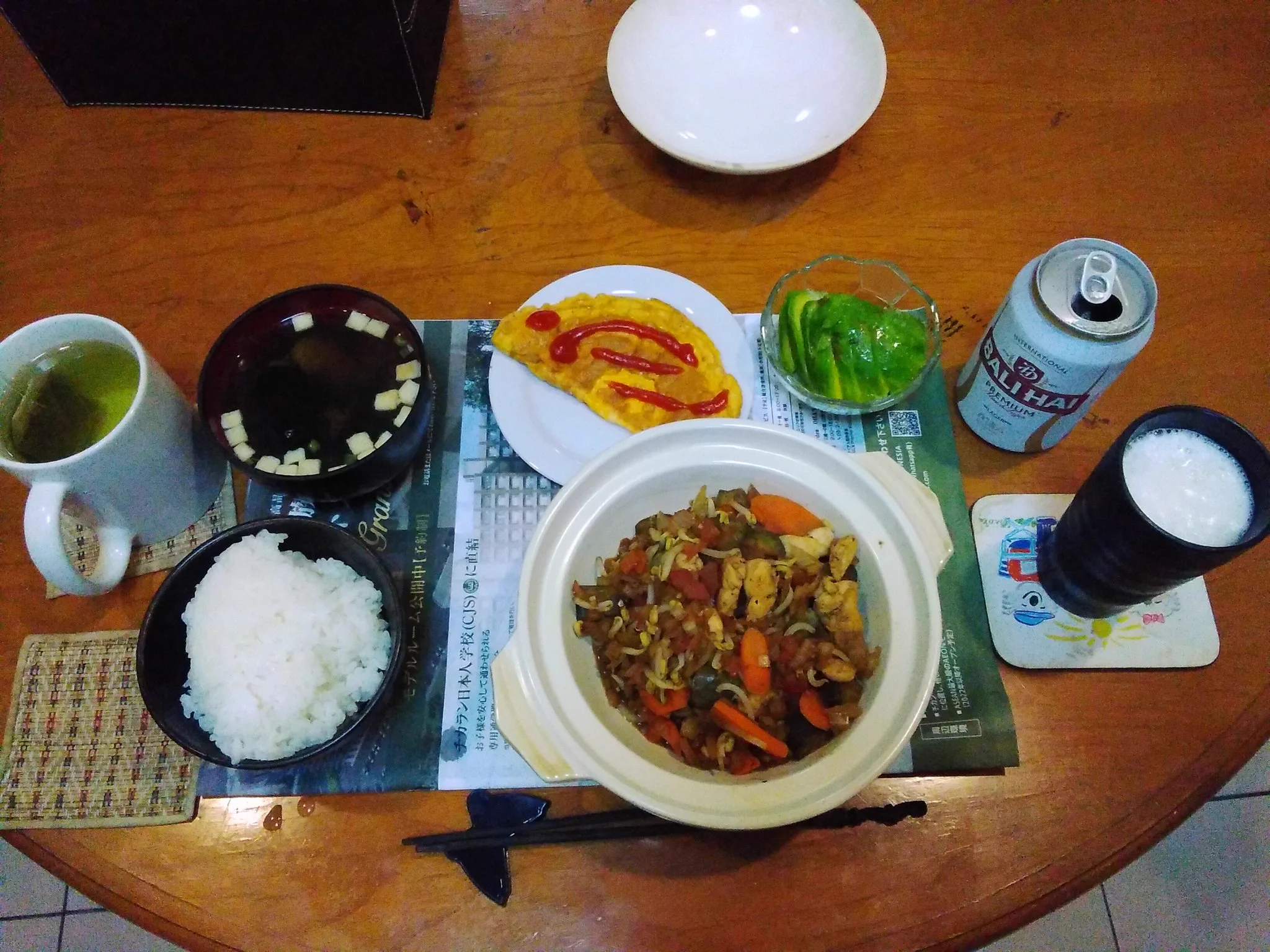 @HG7654321 '21.6/25晩ご飯
鶏肉、なすび、もやし、にんじんを炒めて絡めて見ました。#インドネシア #男料理 
