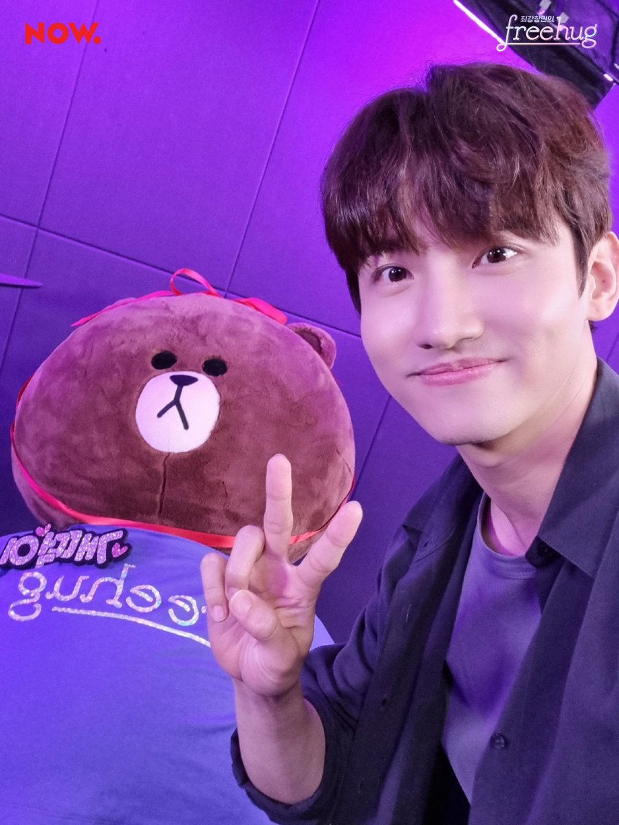 서울 하늘에 별⭐들⭐ 어디 갔나 했는데.. #최강창민 두 눈 속에 모두 담겨 있네🤩 밍스트🍑 덕분에 오늘도 #프리허그 별빛이 내린다✨ (샤라랄~) #최강창민의프리허그 #NOW온에어