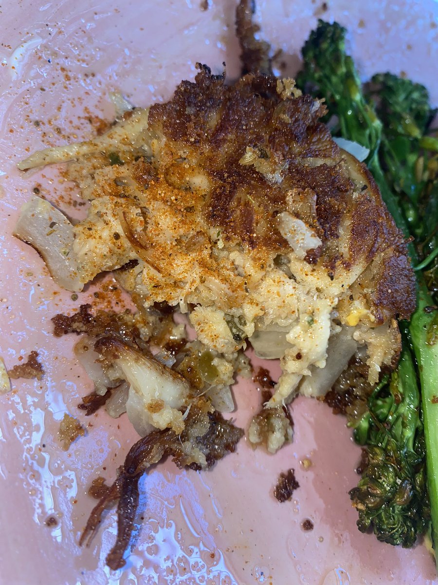 OSSOVeganISH's tweet photo. I’ve been perfecting my organic vegan “chicken” &amp;&amp; “crab cake” recipes 🤤 🍄 😋 https://t.co/lc59eHqIcw