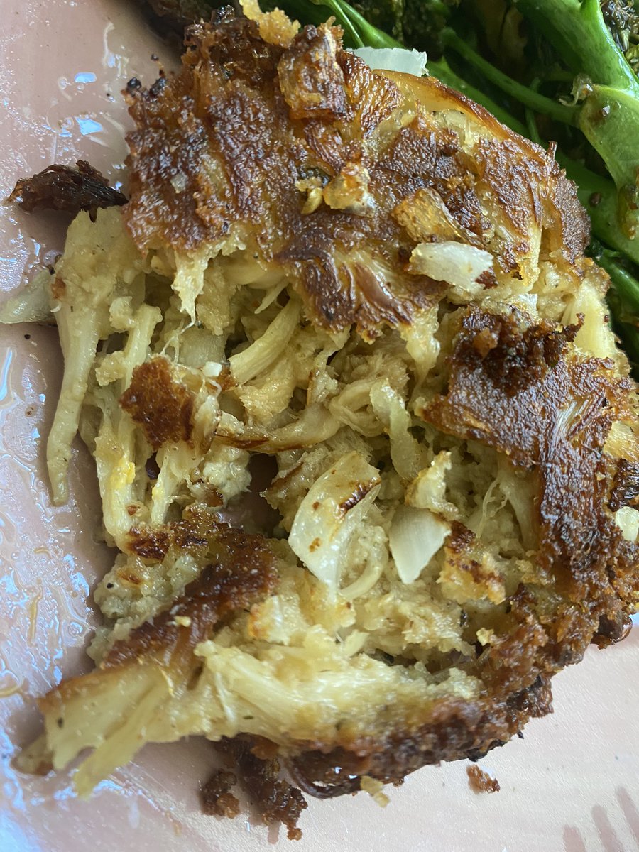 OSSOVeganISH's tweet photo. I’ve been perfecting my organic vegan “chicken” &amp;&amp; “crab cake” recipes 🤤 🍄 😋 https://t.co/lc59eHqIcw