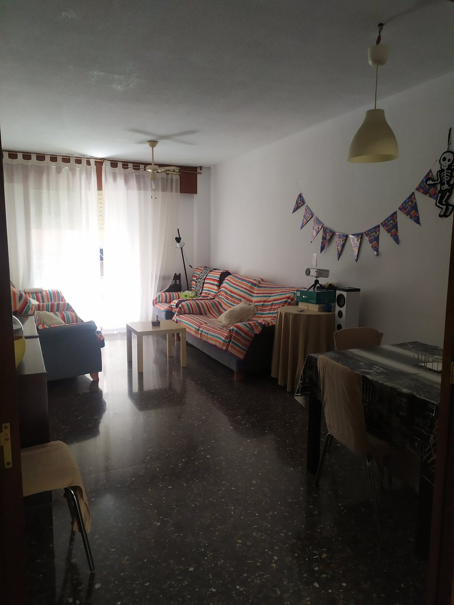 maripazrobles97's tweet photo. Hola! Busco compañeras de piso al lado de la plaza de Santa Eulalia. A 3 min de la Merced y 5 de la parada de bus. Más info MD. https://t.co/atLaluJ25U
