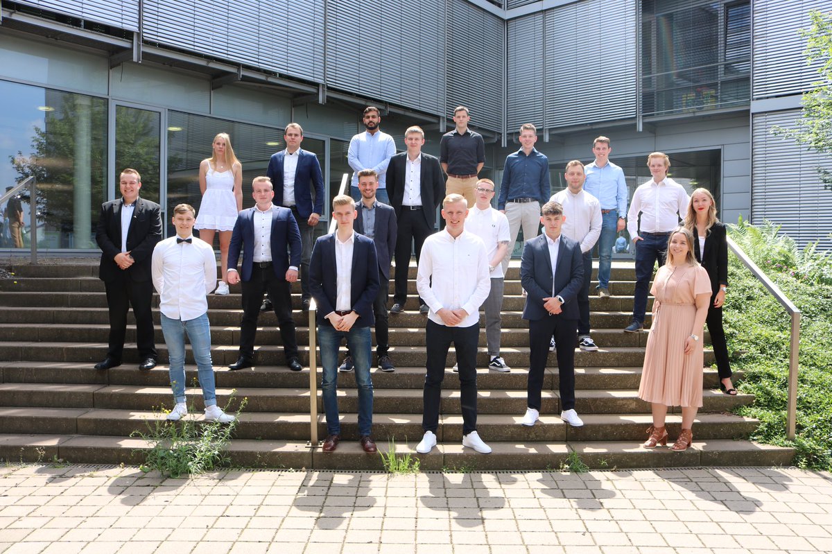 Heute wurden 19 Auszubildende für ihren erfolgreichen Berufsabschluss geehrt. 😍

Wir wünschen den Jungfachkräften viel Erfolg im weiteren Berufsleben! 🎊💪🏼