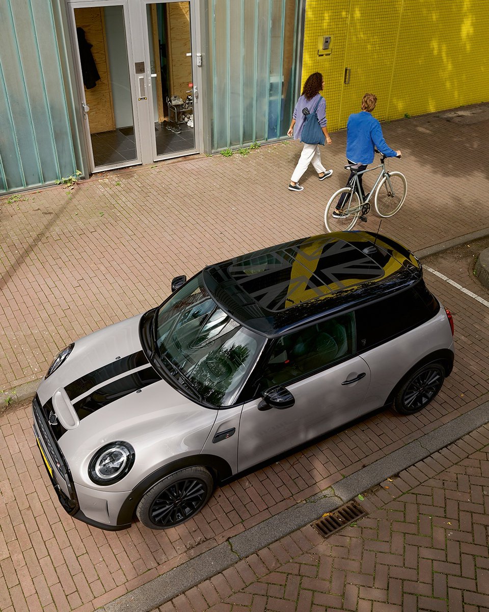 Oman_MINI's tweet photo. تتناغم مع أسلوب حياتك. اكتشف سيارة MINI 3 Door الجديدة.
The perfect car that matches your lifestyle. The new MINI 3 Door. 
#BigLove #MINI3Door #MINIOman https://t.co/uckb2WoROw
