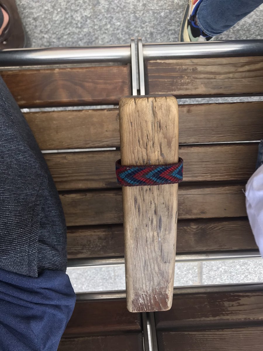 Bu bilekliği Güngören Tramvay durağına bırakıyorum görüp alan,biraz kullanıp  başka bir durağa bırakıp ve bu gönderinin altına yerini yazsın
Seyyar bileklik 🌸