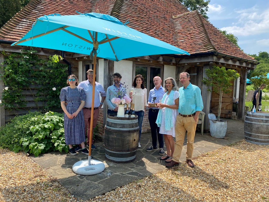 VineCareUK's tweet photo. Had a lovely morning yesterday at Wiston Estate presenting the Wine GB trophy for best Blanc de Blanc for their 2015 vintage.  Thank you for your lovely hospitality….and wine 🥂😍
 
#Wistonestate
#Winegb
#Englishsparklingwine
#Blancdeblancs
#trophywinner https://t.co/5EYmpk5c8r