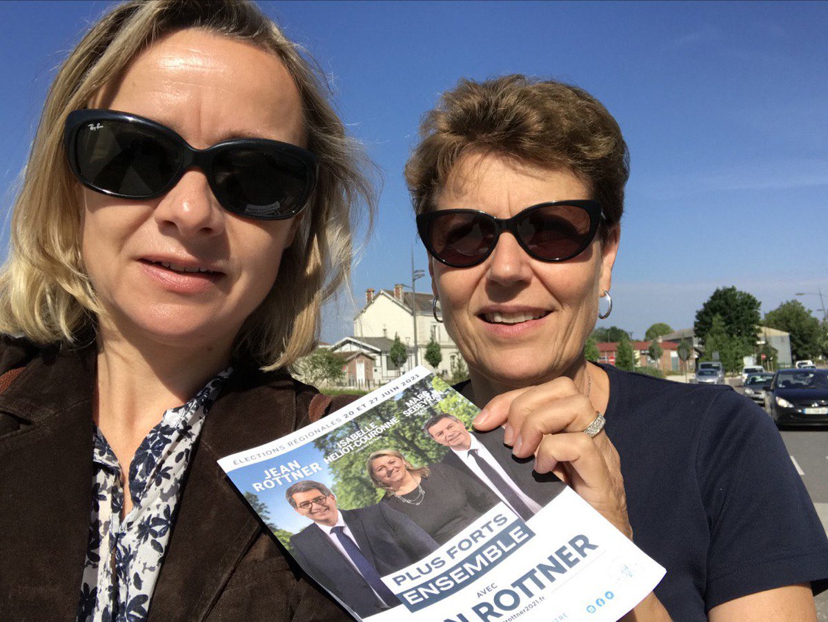 avecRottner_10's tweet photo. Dernier jour de campagne sous un beau ciel bleu ! ☀️ 

Nous profitons de ces derniers instants pour continuer notre tractage sur le territoire.

Rendez-vous dimanche pour le second tour 😉

@avecRottner2021 
#Regionales2021 #GrandEst #JeanRottner #PlusFortsEnsemble https://t.co/Fw9kuemlNb