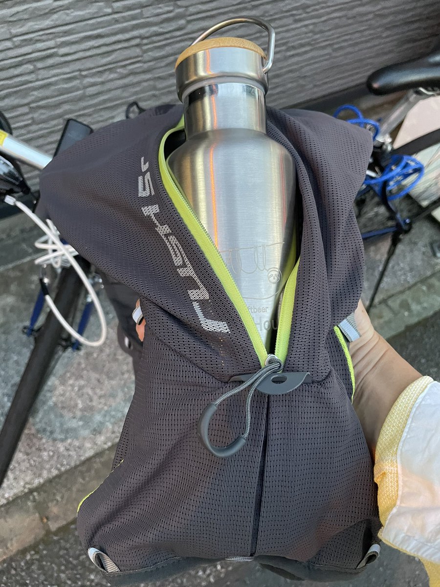 tohken0610's tweet photo. 最近 #rush5r の用途がトレラン からグラウラー専用バックパックに変わりつつある…。
#太陽のラガー
#かぱーい https://t.co/dZfF8Y5pK6