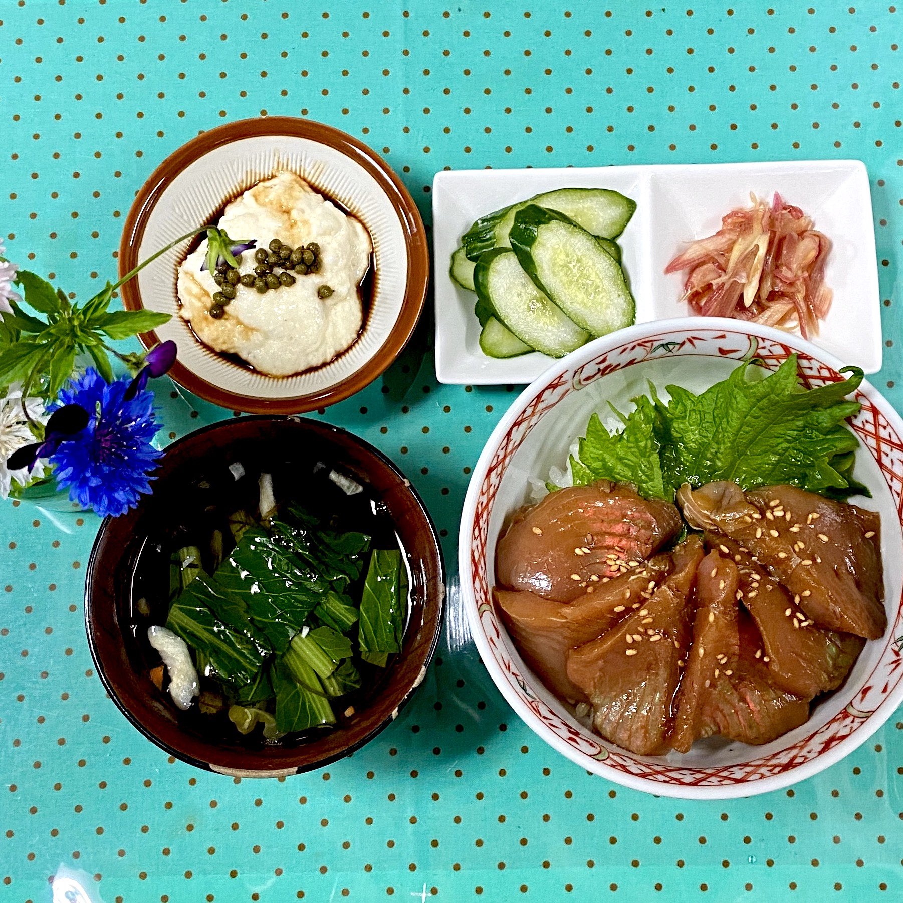 花村マリンカ Pa Twitter 本日の晩ごはん 実山椒醤油をかけた大和芋のとろろ きゅうりの浅漬け みょうがの甘酢漬け もずくスープ ギラギラ光るビンチョウマグロの漬け丼 ごはん いただきます マリンカのごはん T Co 544kkvcoxr Twitter