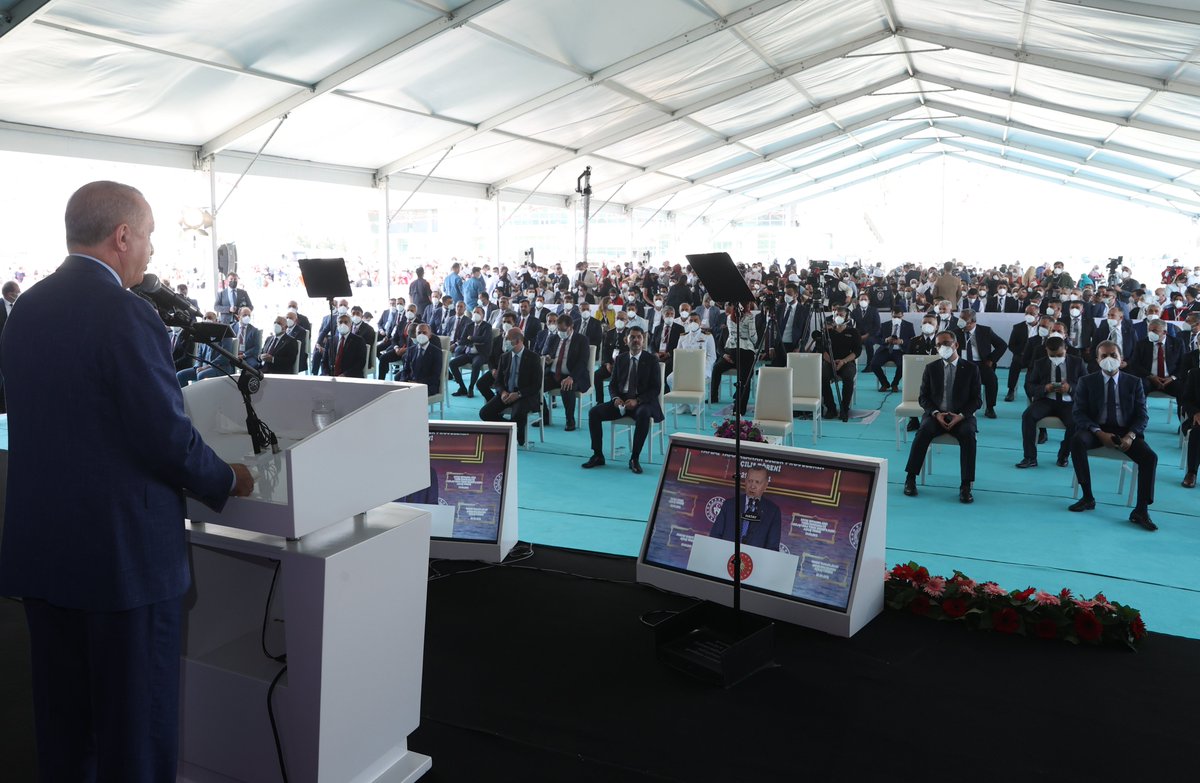 Cumhurbaşkanımız Recep Tayyip Erdoğan, Hatay Stadı, BOTAŞ Ertuğrul Gazi Yüzer Depolama ve Gazlaştırma Tesisi Hizmete Alımı, MOBSAN Sanayi Sitesi ve yapımı tamamlanan diğer projelerin açılış törenine katıldı.