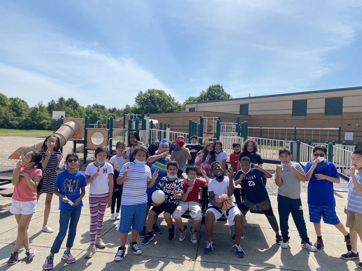 lwhiteford2's tweet photo. These students rocked ENL summer class. They learned a lot, but more importantly, new friendships were made! @sncompton @LRudicel @SandCreekInt #LanguageLearning https://t.co/A9nFL0YBHh