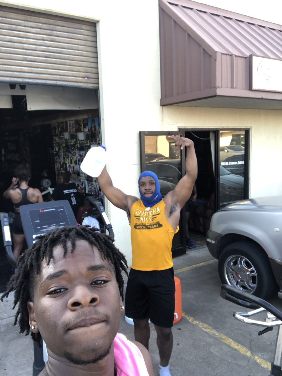 Migot13's tweet photo. End it off with the weight bi’s and tri’s  crucial work at the dungeon @DungeonDFW https://t.co/46LFl4j2Qp