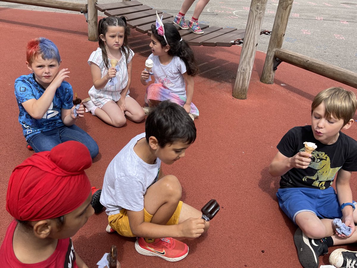 I think it’s fair to say we enjoyed our ice creams at #MarlboroughFest!  <a href="/marlboroughpri/">Marlborough Primary</a> <a href="/VerityatBlush/">Verity sidgwick</a> <a href="/mps_pta/">MPS PTA Community</a> @csc_exparts @kinetic_theatre #ExpressiveArts #Community