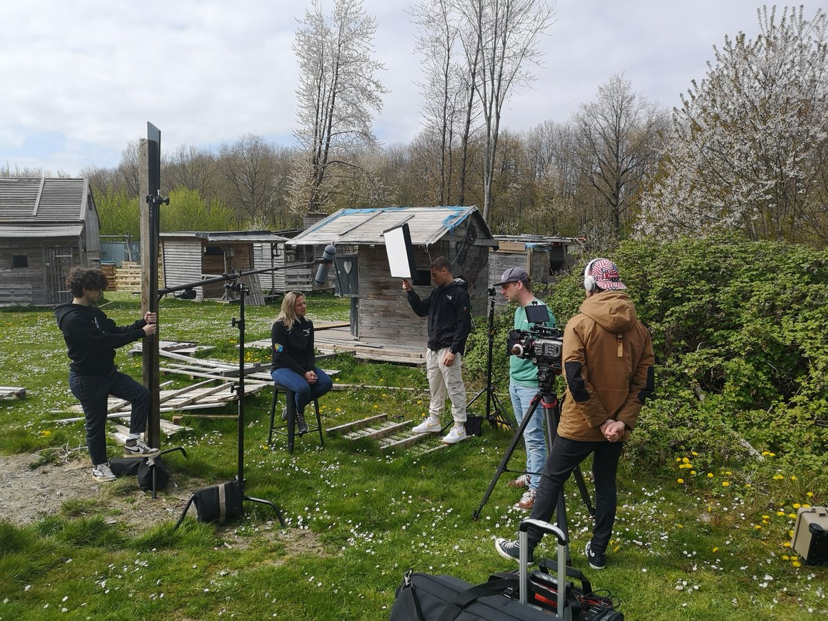 Wist je dat onze kinderactiviteiten altijd een doel hebben? Koken is lekker, maar we besteden ook aandacht aan gezonde voeding en aan samenwerken. Zo hebben de kinderen een leuke tijd én hebben ze ook iets geleerd. 

Bekijk ons filmpje: leuk én leerzaam!

deschoor.nl/site7/index.ph…