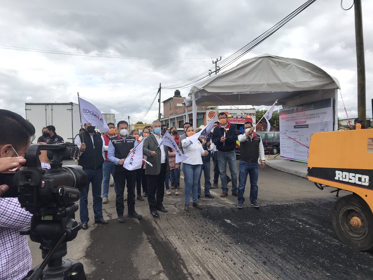 ignacio_rubi's tweet photo. En mi carácter de Comisionado Regional VIII Metepec, participé en el banderazo de inicio de obra de la rehabilitación del camino Mexicaltzingo-Tianguistenco; en el tramo correspondiente al municipio de Chapultepec. @somoscecytem @Edomex @israeljeronimol https://t.co/bVWT3N6xzV