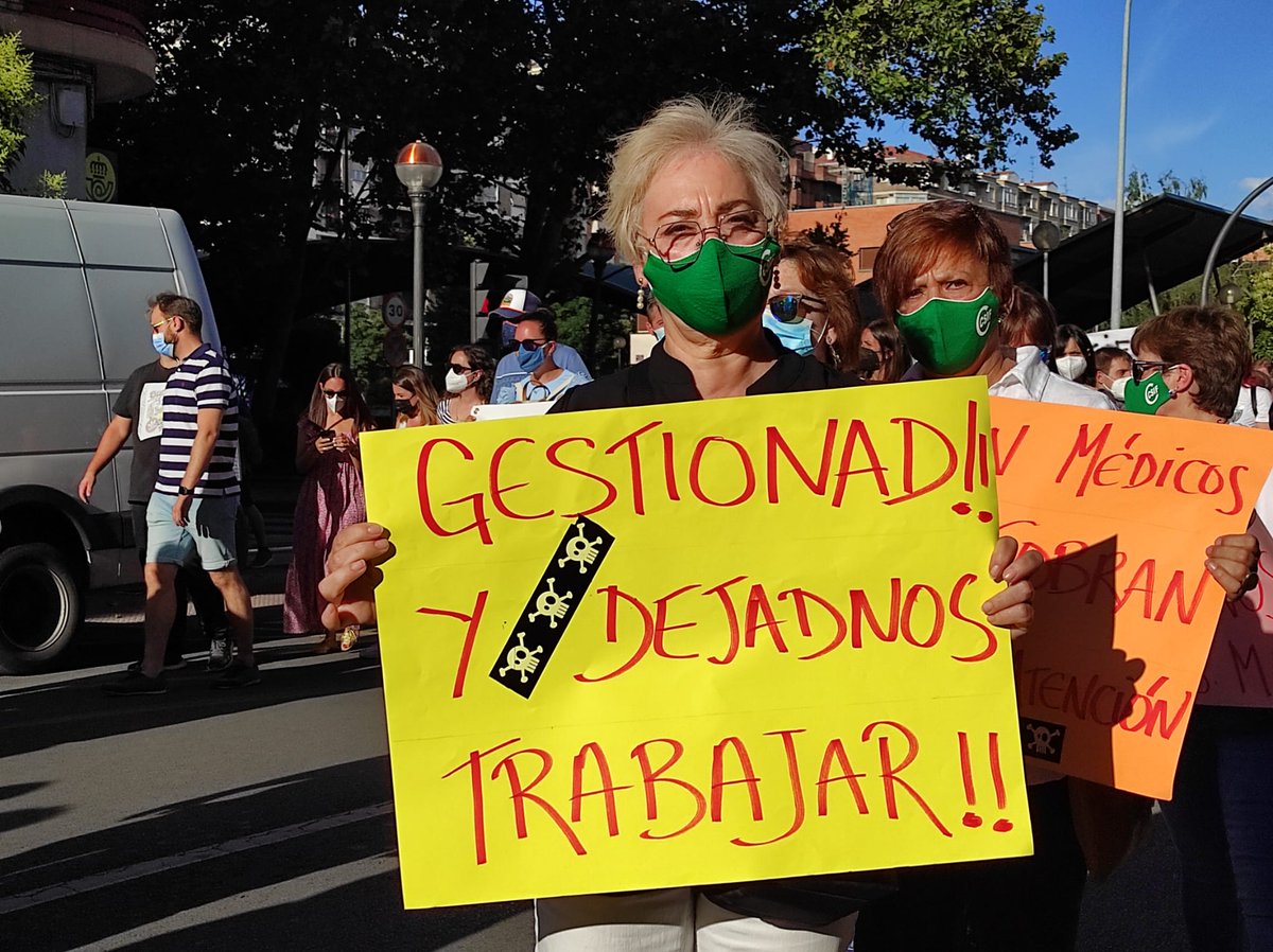 EPLaRioja's tweet photo. Manifestación en Logroño en contra del Plan de Atención Continuada https://t.co/Lj6CLybxb6