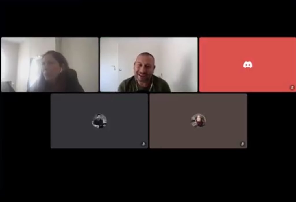 ConectandoPod's tweet photo. Esta tarde hemos grabado en @zinklean un nuevo episodio de “Conectando ideas” con @ipsenilona sobre “No code” y su side project @DigitalDoblei.
Estrenamos formato de grabación en vídeo, en directo y con publico!!

#podcast #emprendedores #networking #zinklean  #negociodigital https://t.co/jagBUVS2Nq