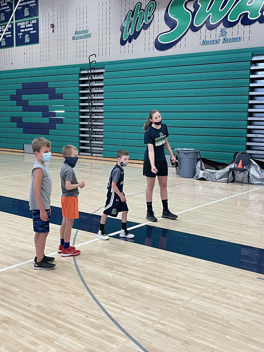 This week, along with the boys’ basketball program, we hosted a youth camp! It was a great experience for our girls to put on their coaching hats and interact with future Gators! 

#GatorDown🐊