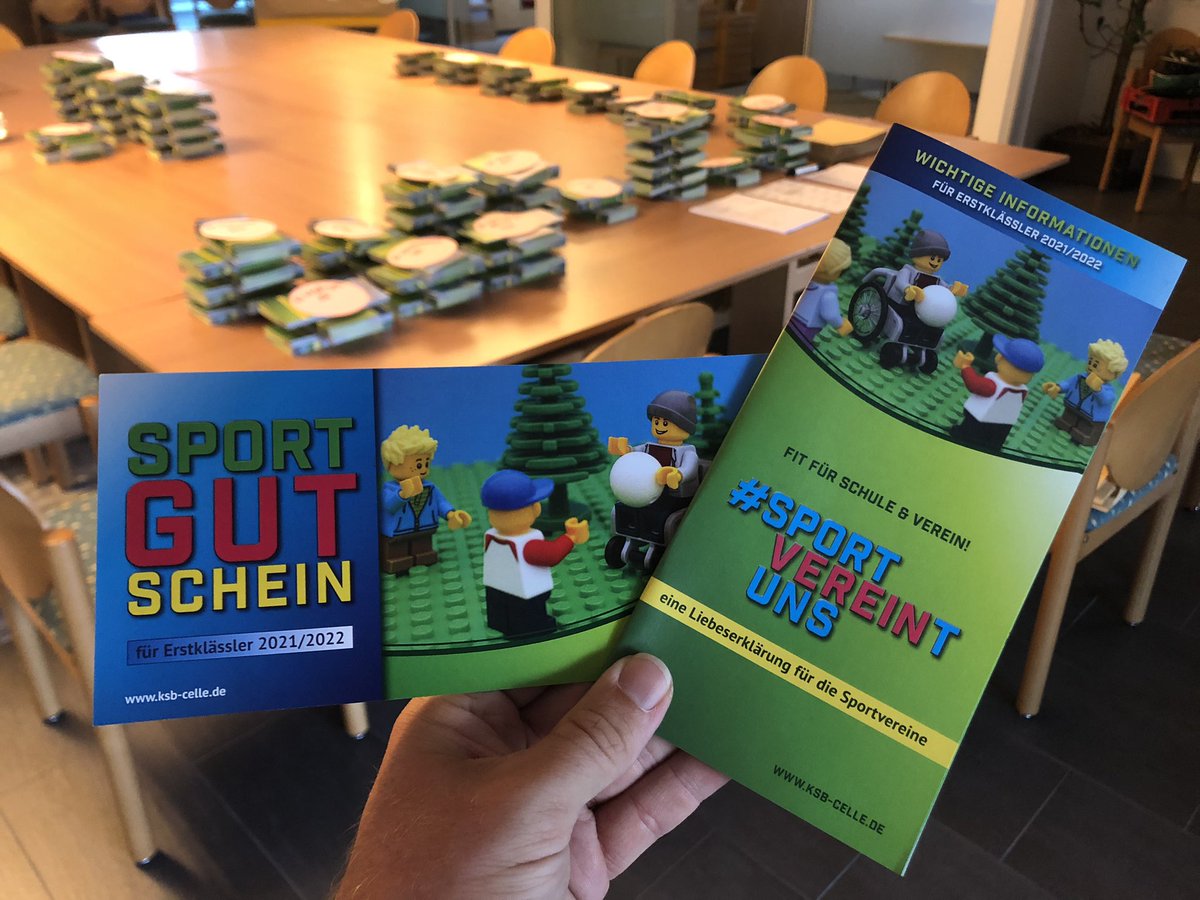SportjugendCE's tweet photo. Bei unserer #Vorstandssitzung haben wir heute den Versand der #Sportgutscheine an die Grundschulen in Stadt und Landkreis #Celle vorbereitet! #SportVereintUns #SportBleibtStark @LSB_Nds #Sportjugend https://t.co/n4p1SQhioU