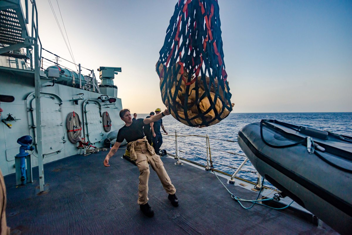 CJOC_COIC's tweet image. Today is #InternationalDayAgaisntDrugAbuseandIllicitTrafficking, shout out to #HMCSCalgary and CTF-150 for their breaking counter-narcotics record with 17 seizures on #OpARTEMIS! Drugs such as hashish, heroin, and methamphetamine were confiscated during their deployment. #BZ