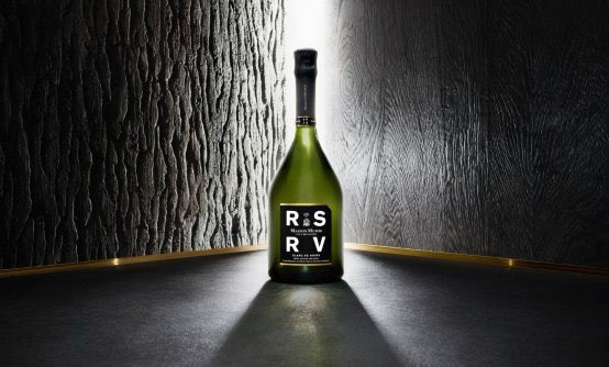 Champagne @GHMUMM : RSRV Blanc de Noirs 2012 è la nuova cuvée proposta sul mercato italiano Con un'anteprima speciale, ospitata da @DAVIDEOLDANIDO al D'O, questo millesimo si è presentato con una complessità nei calici che fa rima anche con sostenibilità identitagolose.it/sito/it/136/28…