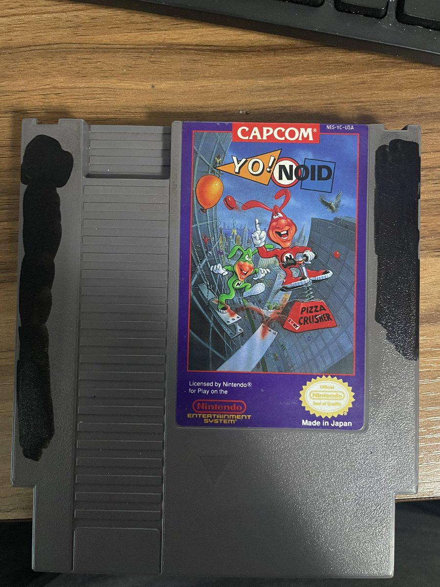 RealDarkKrysta's tweet photo. Project after taking care of the pups today on my lunch break. #retro #retrorefurb #GEEKDEN little dry erase marker does wonders ! #YoNOID thanks @Pingsteal for the game ! https://t.co/svtMW4thDy