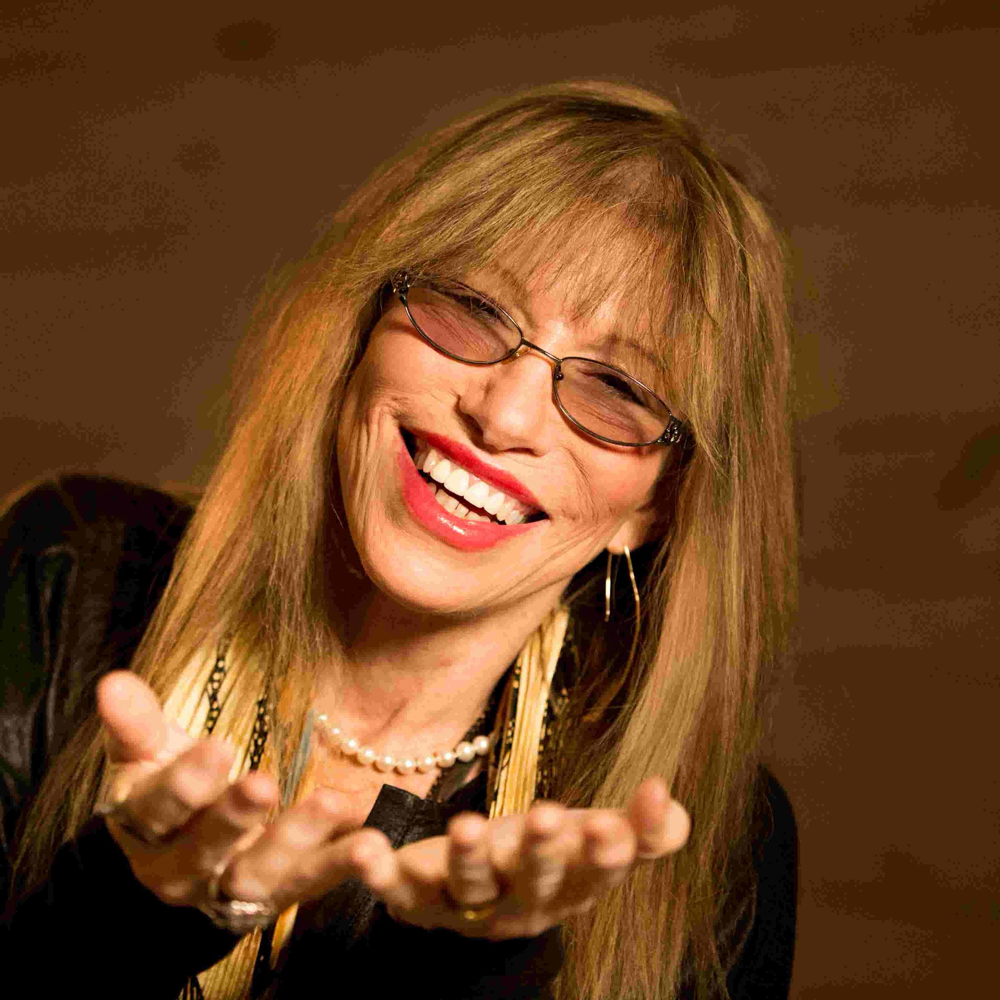  Happy Birthday Carly Simon    