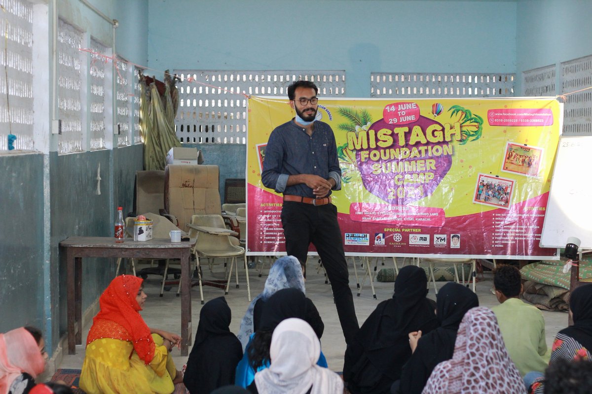 mahin_baloch's tweet photo. 12th day of Summer Camp 2021❤️
First Aid / covid-19 awareness session conducted by Nusrat Welfare organization ❤️ Thank you Ali Taj for always supporting Mistagh ❤️
#summercamp2021
#mistagh_foundation
#Mistagh_Family
#work_for_change
#workforhumanity https://t.co/bKWQIiYxj2