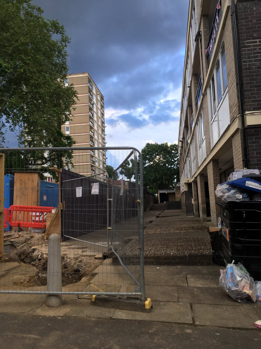 RyeHillParkEst's tweet photo. ⁦@lb_southwark⁩ Supplementary planning guidance has specific distance where building works can take place. Blatant conflaguration. Destruction of existing foundations!!! ⁦@Save_Brenchley⁩ ⁦@SaveBells⁩ ⁦@BallcourtGarden⁩ https://t.co/Ljl4c5bPgh