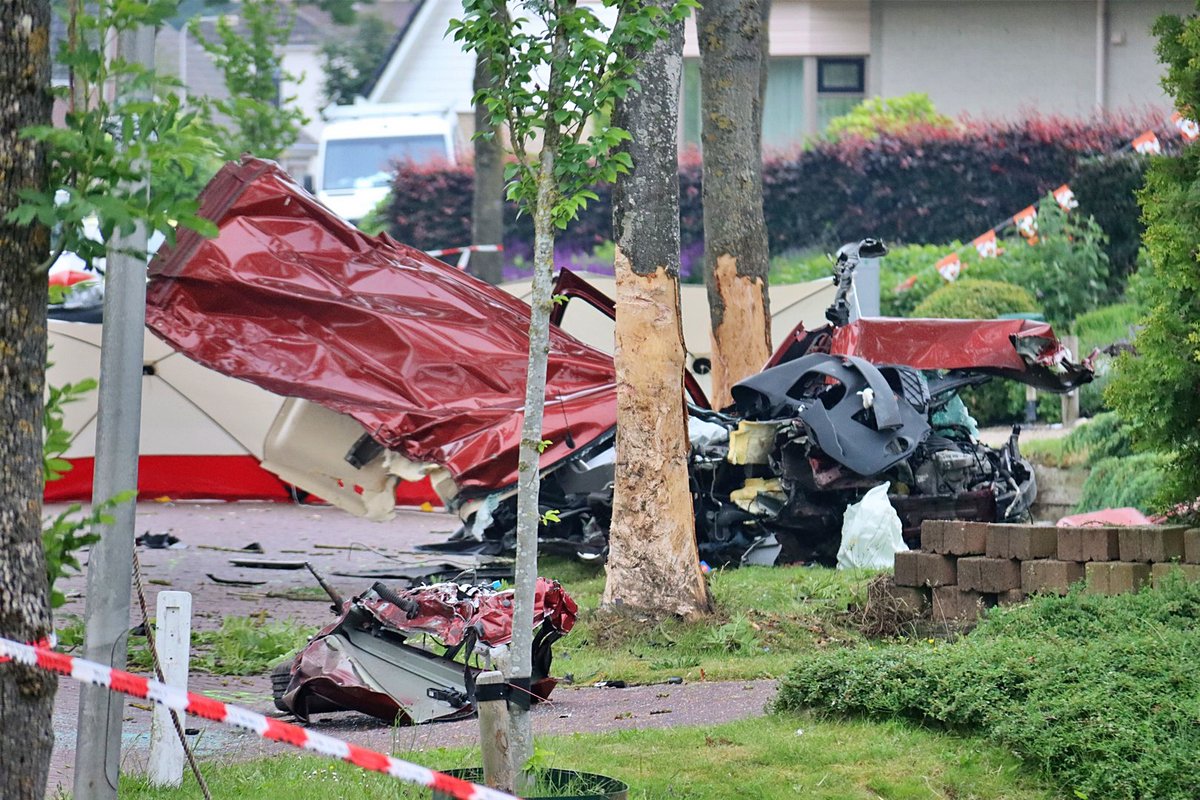 Tragisch verkeersongeval op de Schaarweg in Sint Jansklooster (Foto's) |. | #Steenwijk.