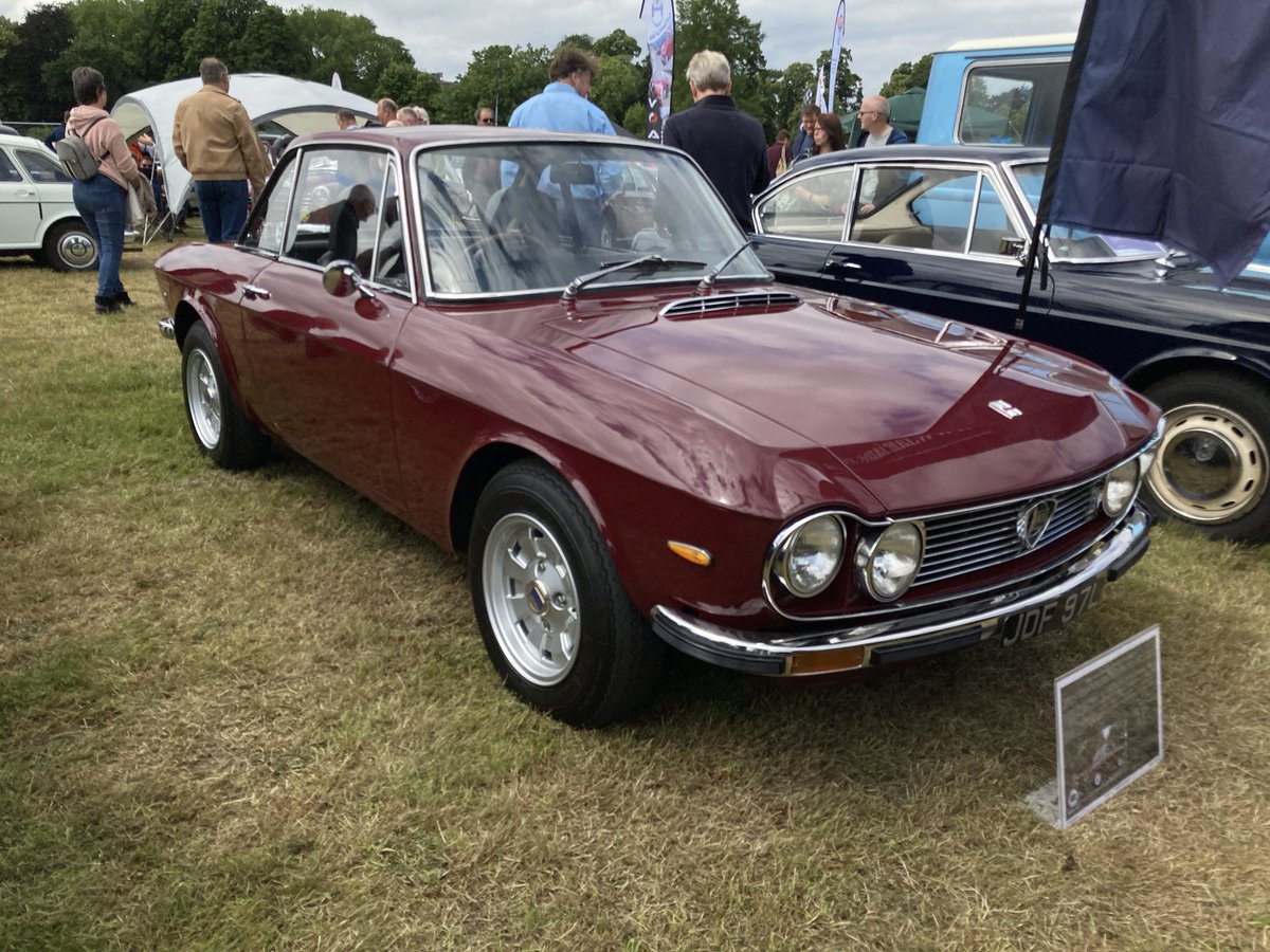 PeterNunn3's tweet photo. Some luscious Lancias at today’s London Classic Car Show #alliterationalert @Wiseowlspeak https://t.co/H8i7PrJ27l