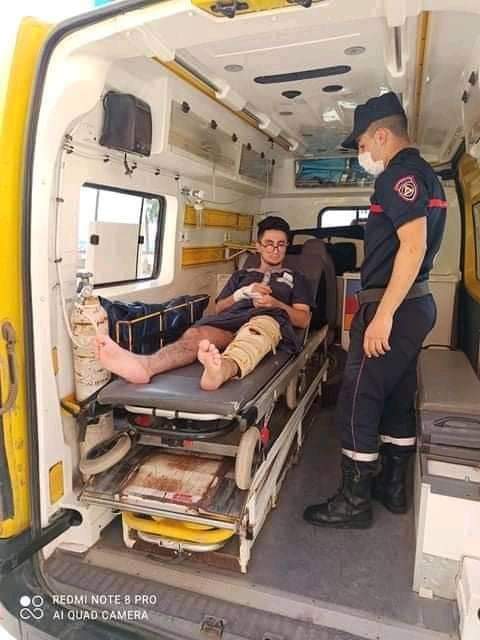 lib___re's tweet photo. la protection civile de Tizi ouzou a mis à la disposition d'un lycéen candidat au bac présentant une blessure à la jambe ,une ambulance lui assurant le déplacement vers le lieu des examens tout au long de la période du bac.
#respect https://t.co/3ARrWnfzpo