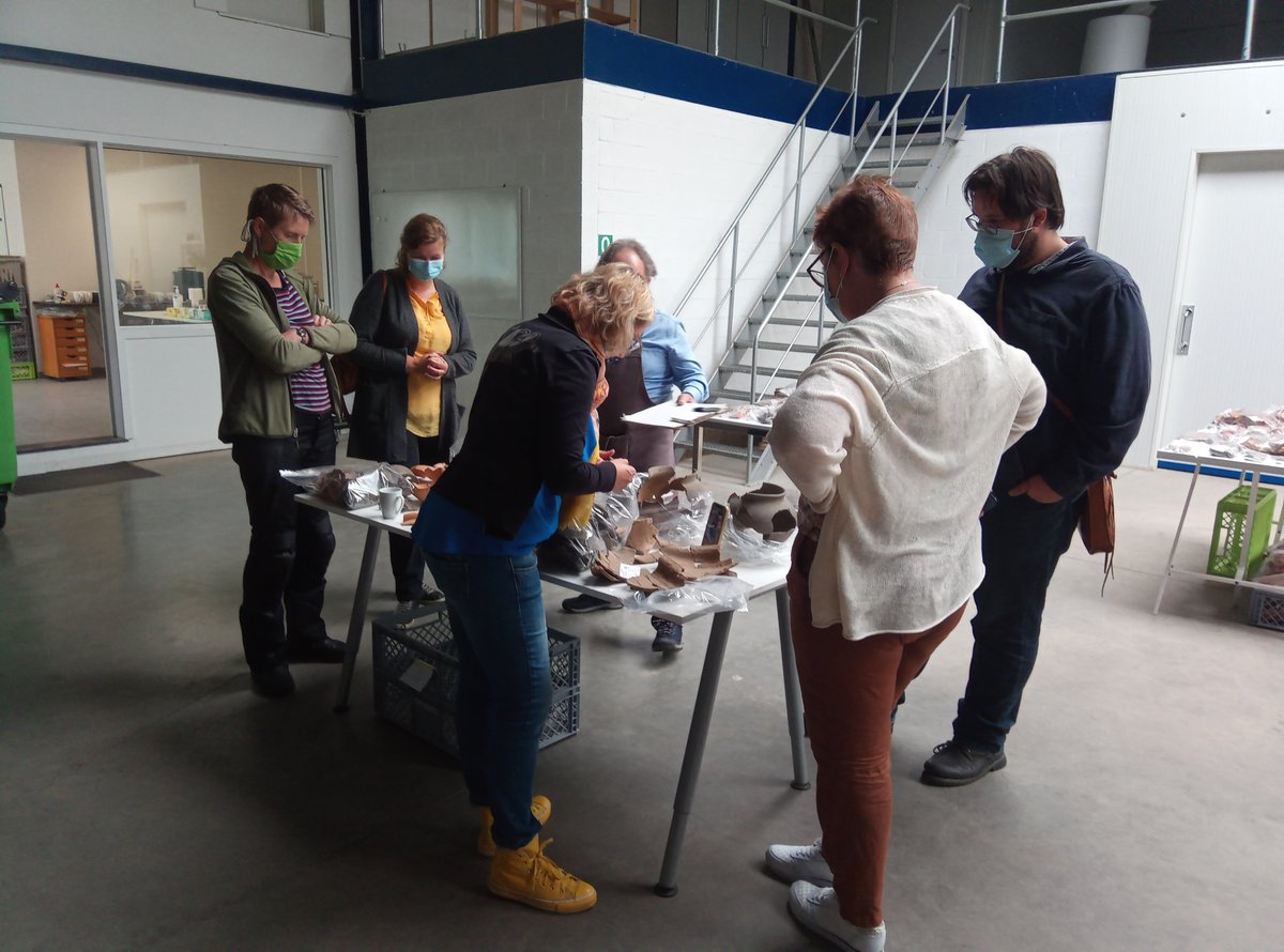 AllArcheo's tweet photo. Afgelopen week ontvingen we experts en geïnteresseerden in Romeins vondstmateriaal van KMKG, UCL, @vioe, universiteit van Wenen,@ugent, AVRA en @KempensKarakter https://t.co/M0iCrC3cQK