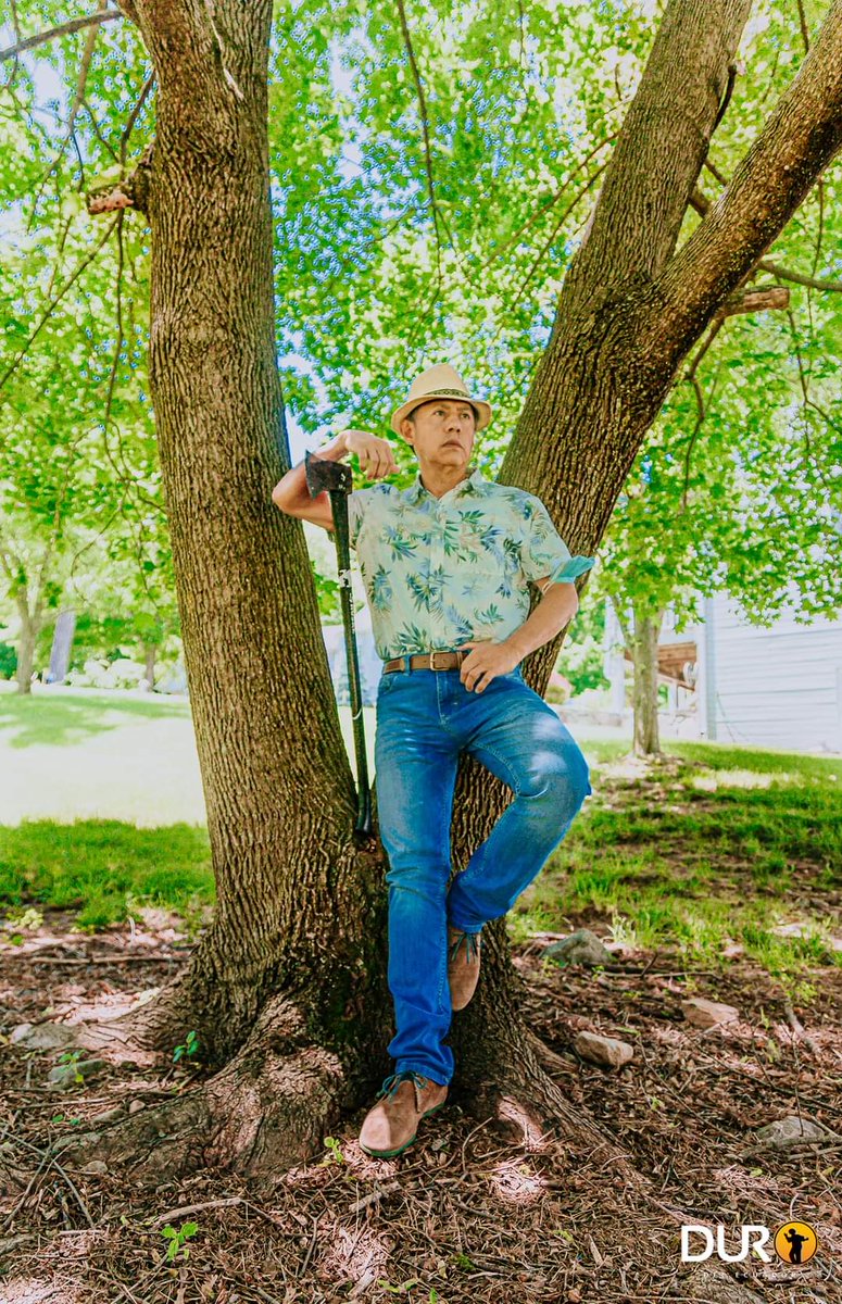 BayronDuro's tweet photo. Mirando al horizonte, con la firmeza del árbol, luchando contra viento y marea seguimos adelante, buscando lo mejor para los nuestros,  así somos los padres ecuatorianos. 👏💪Feliz día a todos los papasitos del Ecuador y el mundo🌎. El Duro del Ecuador 🤠🎶🇪🇨🙏🇺🇲

#BayronCaicedo https://t.co/9Ba9xrTKkb