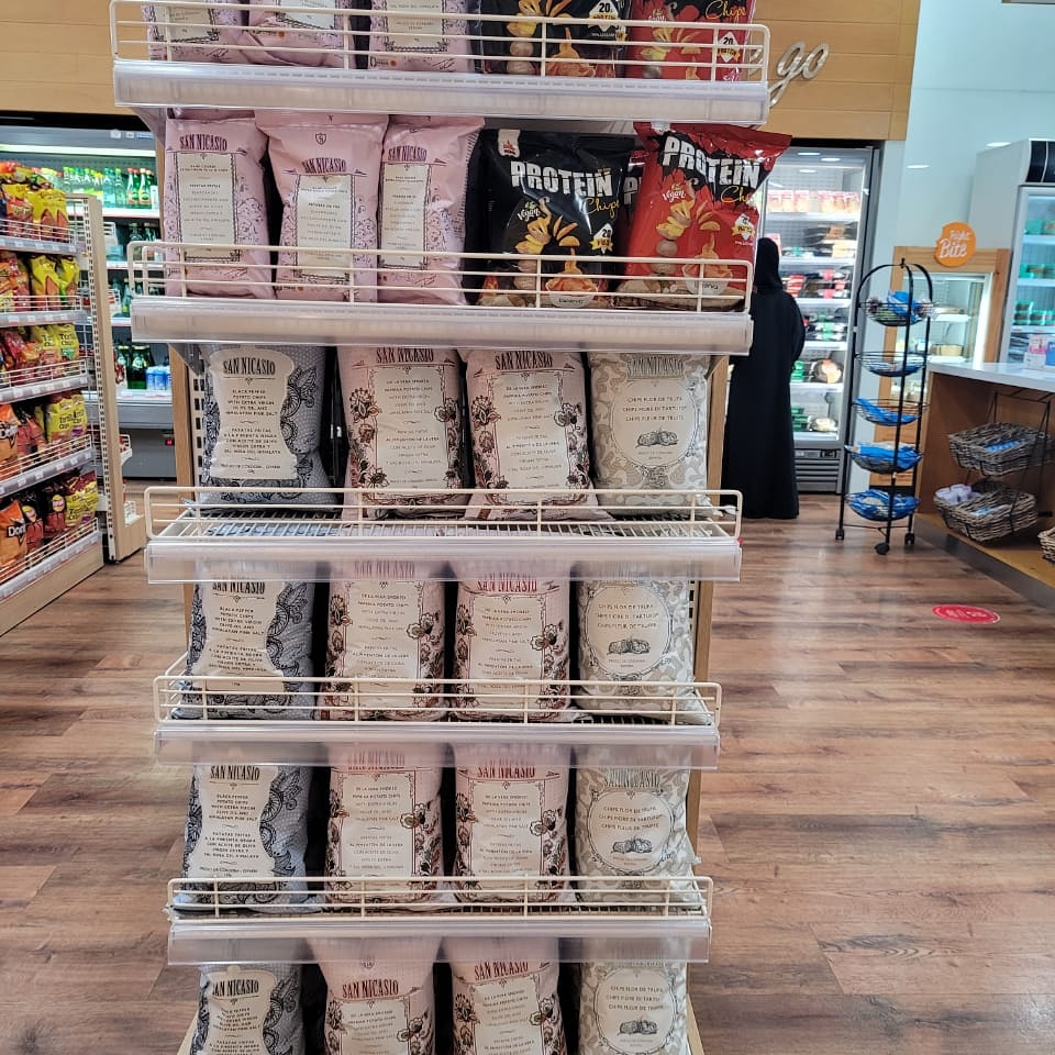 Así lucen nuestras chips San Nicasio en Dubái, siempre con el mejor AOVE de <a href="/almasubbetica/">Almazaras de la Subbética</a> y las mejores patatas de @grupo_amutio MADE OF DREAMS
<a href="/chefjoseandres/">Chef José Andrés 🕊️🥘🍳</a> @aovedoppriego <a href="/robinfood/">David de Jorge E.</a> @martinberasategui @amutiojavier @jccapel <a href="/juliaplozano/">Julia Pérez Lozano</a>