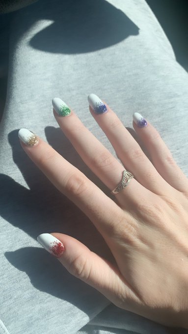 I got my nails done with a touch of pride and I&rsquo;m so obsessed fr 🌈✨ https://t.co/hHNJFGHI9a<a href="/tag/realloyalfans"class="tags"><span>#realloyalfans</span></a>