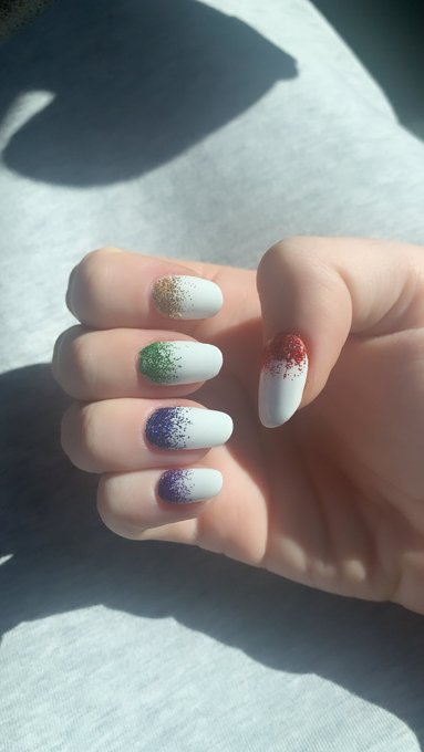 I got my nails done with a touch of pride and I&rsquo;m so obsessed fr 🌈✨ https://t.co/hHNJFGHI9a<a href="/tag/realloyalfans"class="tags"><span>#realloyalfans</span></a>